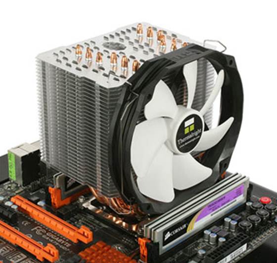  
Thermalright TY-140 fan with mounting clips and anti-vibration pads as well as enough thermal paste for a few installations.
