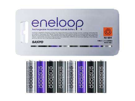 The Eneloop Uomo is a rechargeable battery pack which contains eight 1.2V AA rechargeable batteries. 