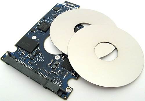 The data which always needs fast access is saved in the flash memory while the data which is not used regularly will be saved on the platters of the HHD.