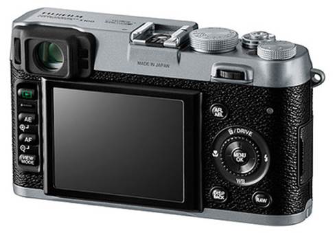 The Fujifilm looks less like a bridge camera and more like a mini DSLR. 