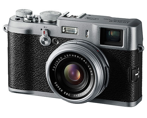 If stills are your thing, don’t be put off by the Fujifilm’s less-than- pixel-perfect performance. 