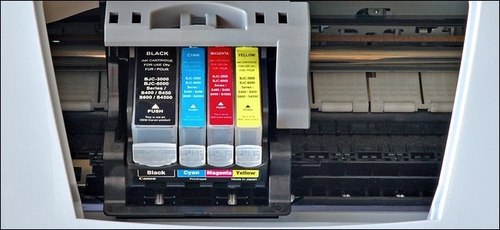 Jet printer uses different cartridges and mix inks to print