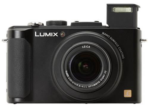 Long with the XZ-2 and RX100, the LX7 offers an aperture ring around its optic