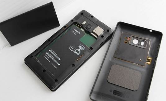 Lumia 810’s battery