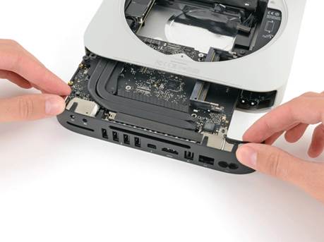 Despite the obvious disadvantages associated with the hard drive; these users who try to pry the bottom of the device will only have access to the two SODIMM slots