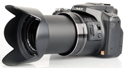 The Panasonic Lumix DMC-FZ200 lens