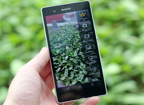With a next-generation 13MP Exmor RS sensor, the camera has been highly expected for Sony Xperia Z