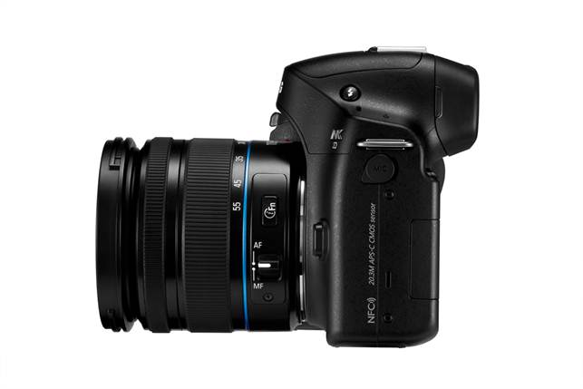 Alongside the NX30 come two new lenses, including a flagship 16-50mm F2.0-28 S ED OIS lens