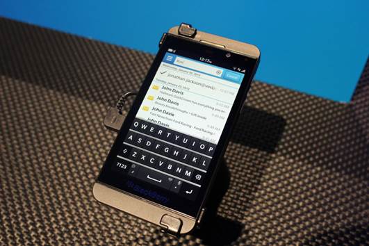 As a messaging phone, the BlackBerry Z10 is the very model of efficiency, and this is carried across to the phone, texting, and message-composition features