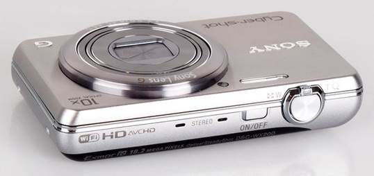 The camera stands out with a metal body having fine, compact structure 