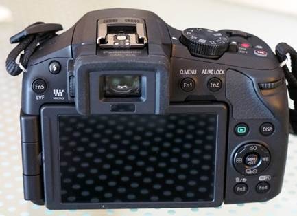 The G6 looks very similar to a compact digital SLR