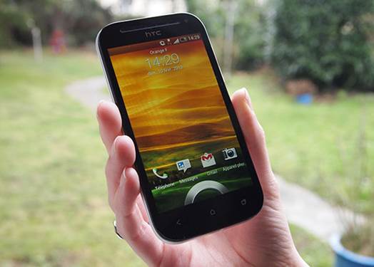 When you get your hands on an HTC phone, you know there’s a design treat waiting for you. 