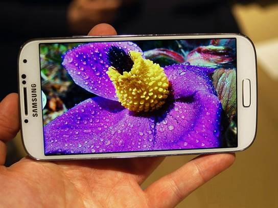 The Samsung Galaxy S4 features a stunning five-inch, 1080p AMOLED display