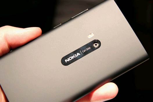 Based on Nokia's PureView technology, it takes incredible imag¬es and the best images in low-light conditions we've ever seen!