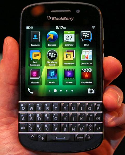 Mainly, BlackBerry Q10 is exactly what awaited us: a Z10 with a smaller screen and a physical keyboard.