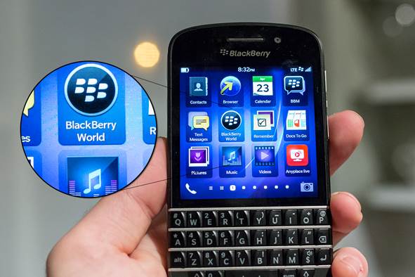 The BlackBerry Q10 Is A QWERTY Keyboard Smartphone Comeback Worth Waiting For