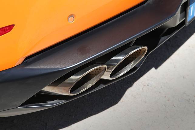 The Huracan’s rear end is plenty dramatic thanks to ginormous exhaust tips