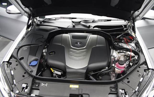 The S350 CDI uses a 3.0-litre V6 motor which produces 258 HP and 620 Nm