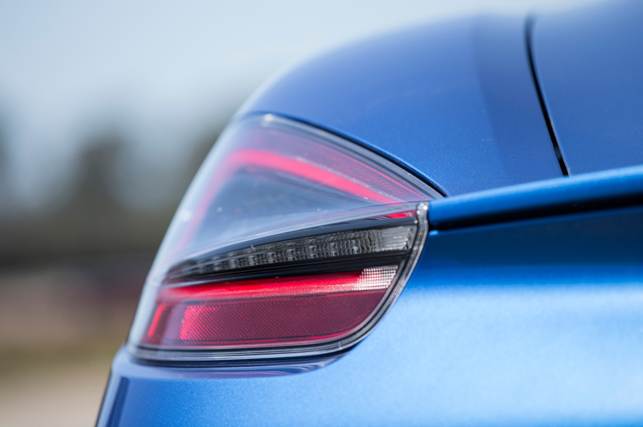 Boxster tail lights have darker ‘smoked’ finish, with dynamic LEDs at the front