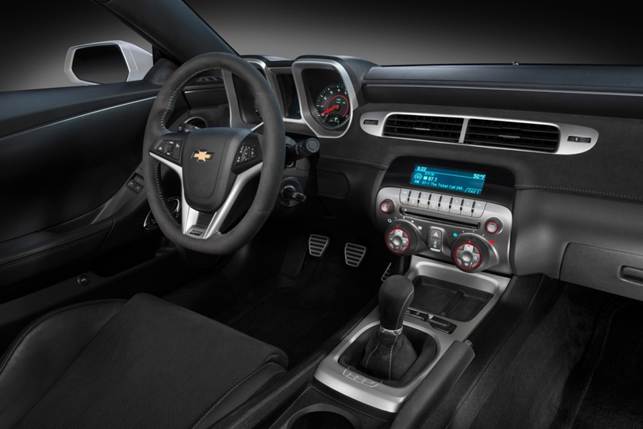 Fit and finish levels within the cabin are all top notch and designed to lift the Chevy Z/28 from ‘humble’ to ‘special’ status
