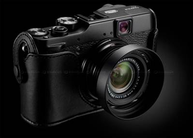 Description: Fujifilm X10 (version with fixed sensor)