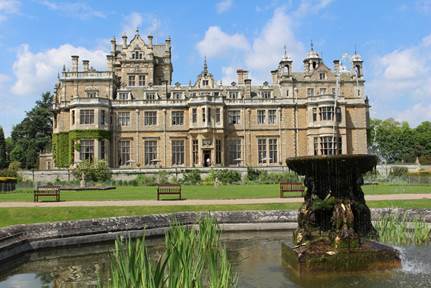 Thoresby Hall | 1/250 sec | f/10.0 | 26.0 mm | ISO 100