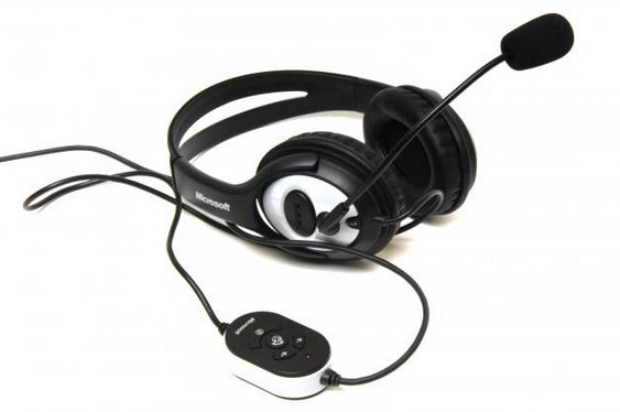 PC owners - and laptop users who want better-quality audio - might prefer to spend $60 to $80 on a decent USB headset with mic, such as the Microsoft LifeChat LX-3000.