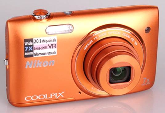 The Nikon Coolpix S3500 owns a CCD 20.1 megapixel sensor