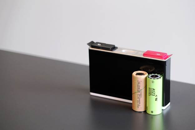Voltabox develops battery systems based on two different types of cell-technology. Both technologies – iron-phosphate and nickel-manganese-cobalt-oxide-based – each offer their own distinct advantages, when it comes to the corresponding applications, which we have enhanced and fine-adjusted in the course of our development work.