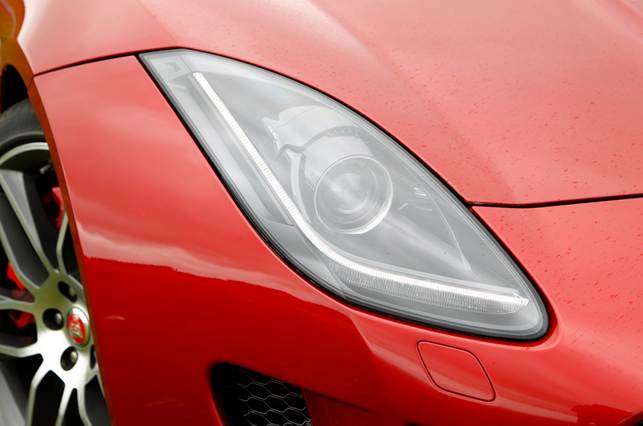 Swept-back headlight clusters give the F-type a pleasing front-end design