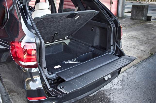 Split tailgate is very practical and the top portion is now electrically powered
