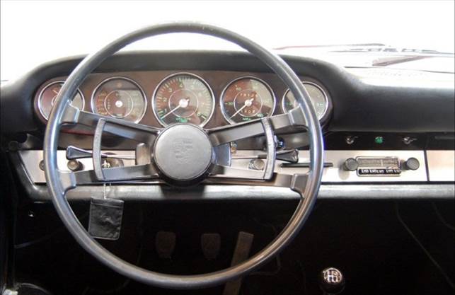 Porsche 911T (1967 SWB) steering wheel