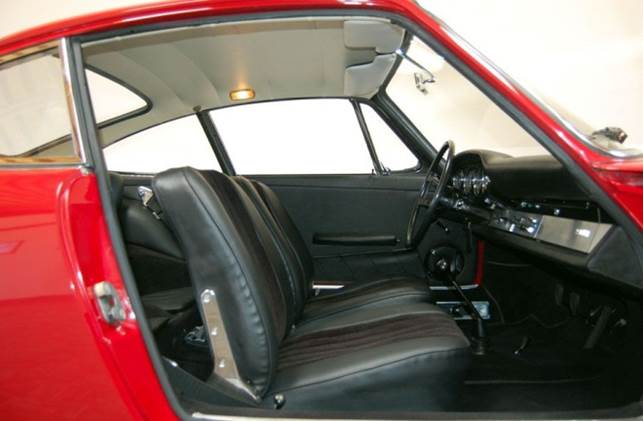 Porsche 911T (1967 SWB) interior