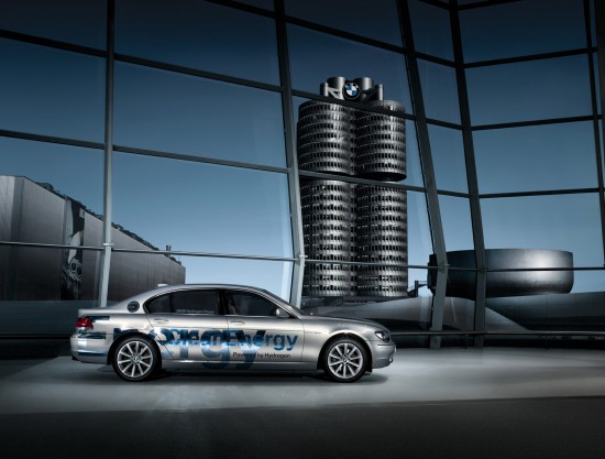 Logging an unprecedented “strictly hydrogen” cruising range of over 200 miles, the BMW Hydrogen 7 mono-fuel completed the two-week, 31 city tour, tour with outstanding reliability, leaving only a trail of potable water vapor in its tracks.
