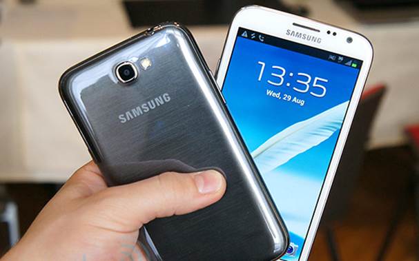 It is skinned with a newly updated and tweaked version of its popular TouchWiz Ul