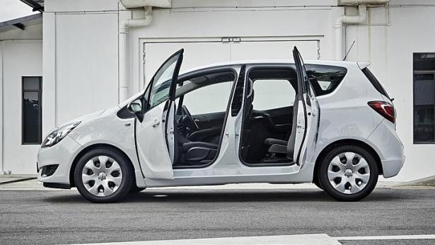 The Opel Meriva’s wide-angled coach doors open up to 84 degrees at their widest. -- PHOTO: WINSTON CHUANG