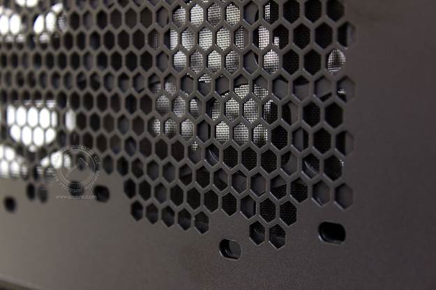 A closer look at the mesh of HAF Stacker 935